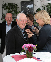 Herbert Steck bekommt das Ehrenzeichen des Bayerischen Ministerpräsidenten für besondere Verdienste im Ehrenamt